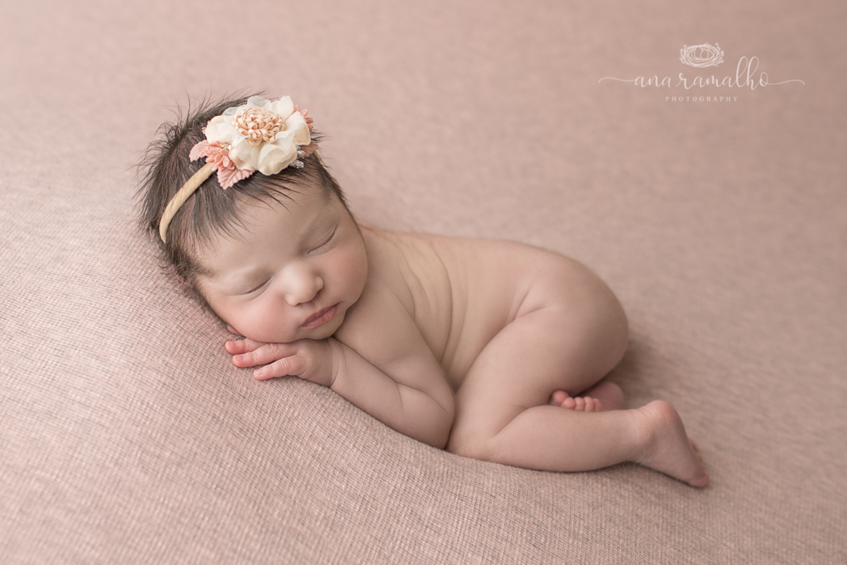 Ayla-newborn-photo-session-denver-inhome-photo-shoot