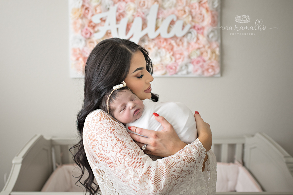 Ayla-newborn-photo-session-denver-inhome-photo-shoot