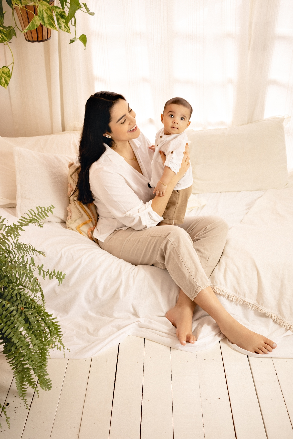foto mãe e filho em um cenário lindo