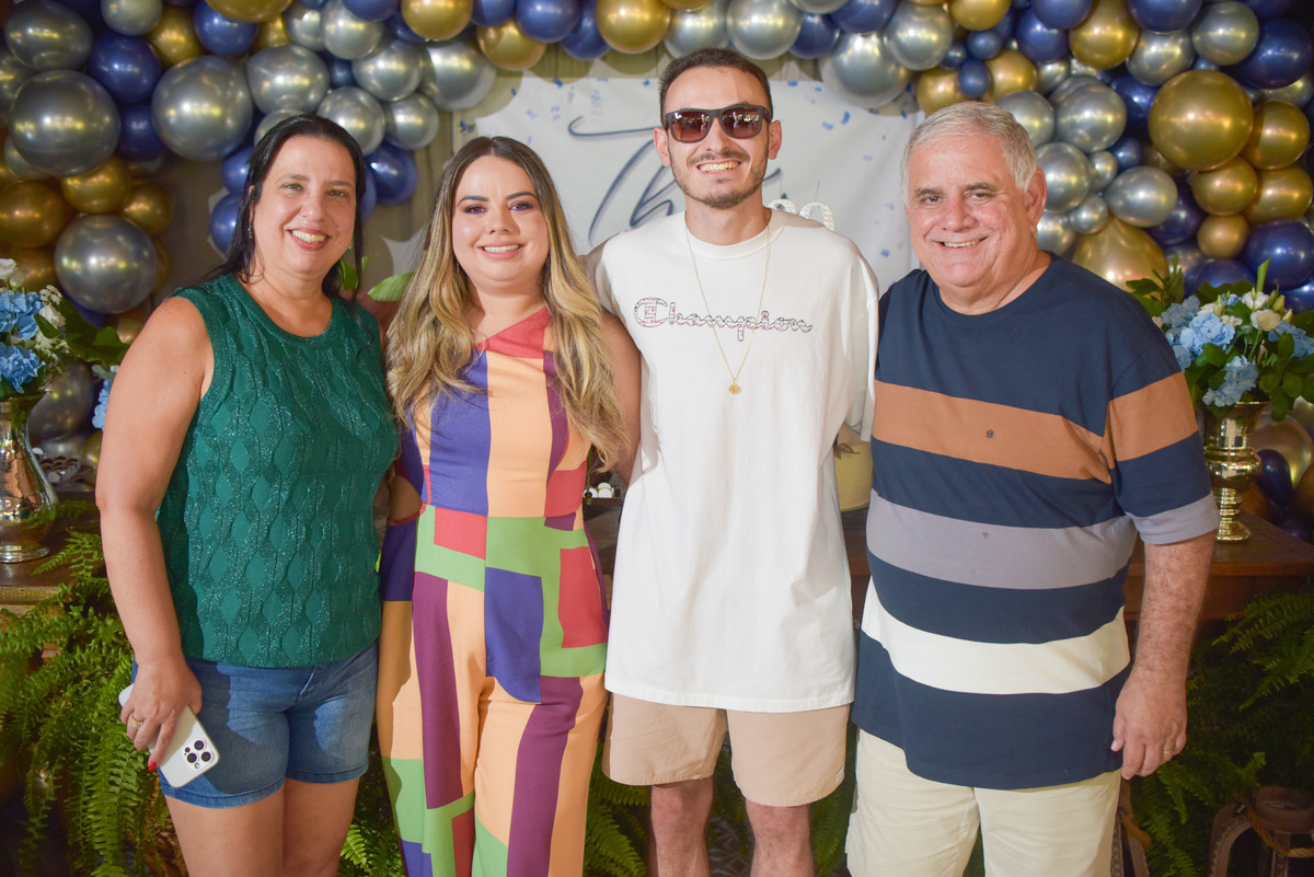 família