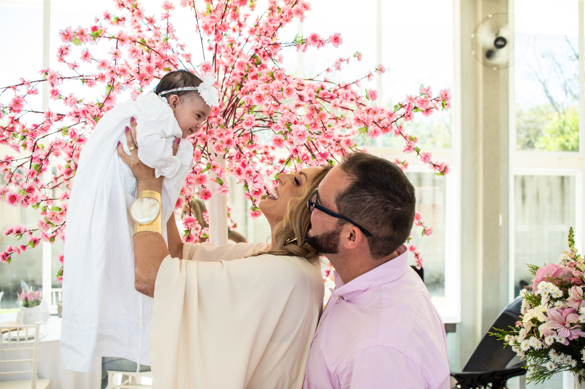 Aconteceu no último domingo um momento muito especial, o batizado da Maria Carolina.

Com uma decoração delicada, repleta de detalhes meigos e muitos docinhos encantadores, celebramos um dia cheio de amor, fé e união.

BATIZADO MENINA