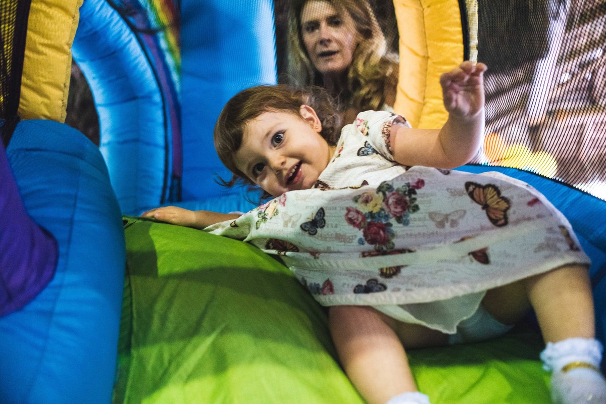 Crianças brincando aniversario Mattew