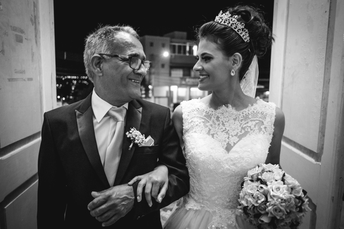 Entrada da noiva com seu pai