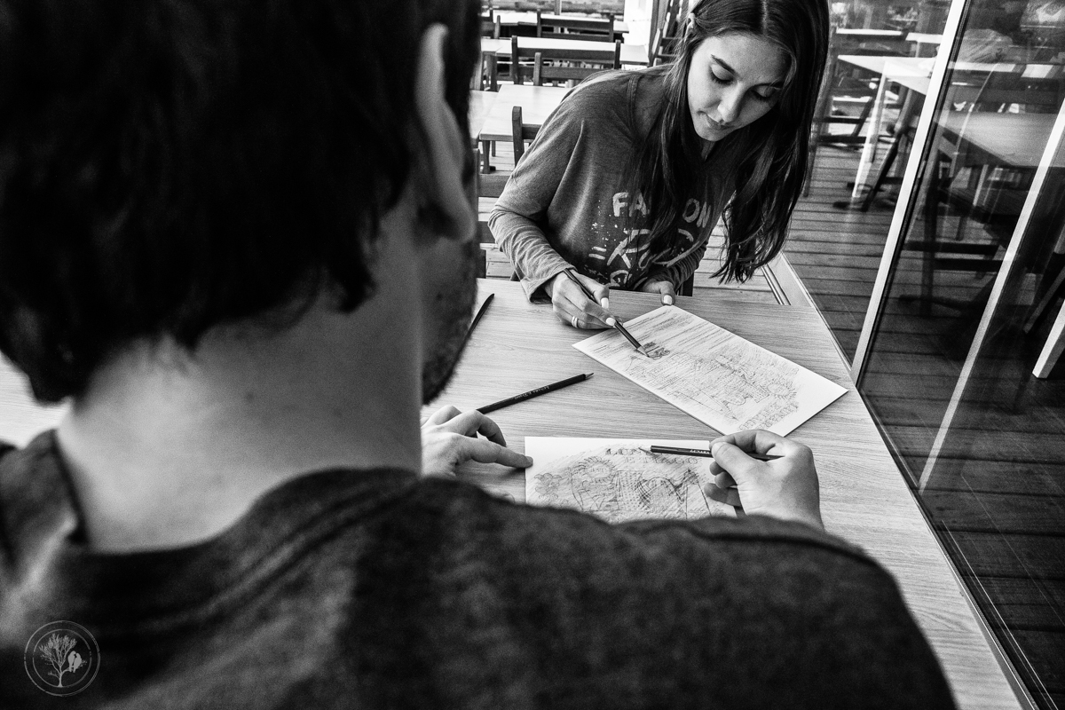 noivos colorindo convite