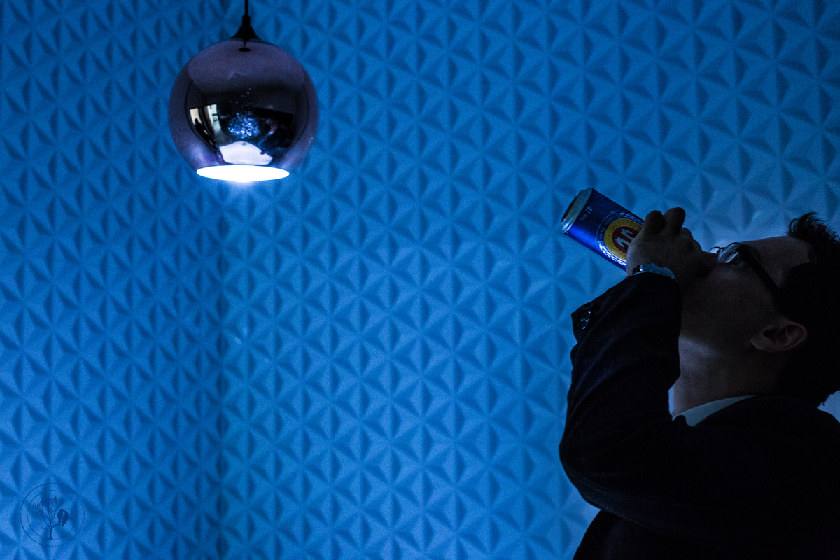 noivo bebendo cerveja