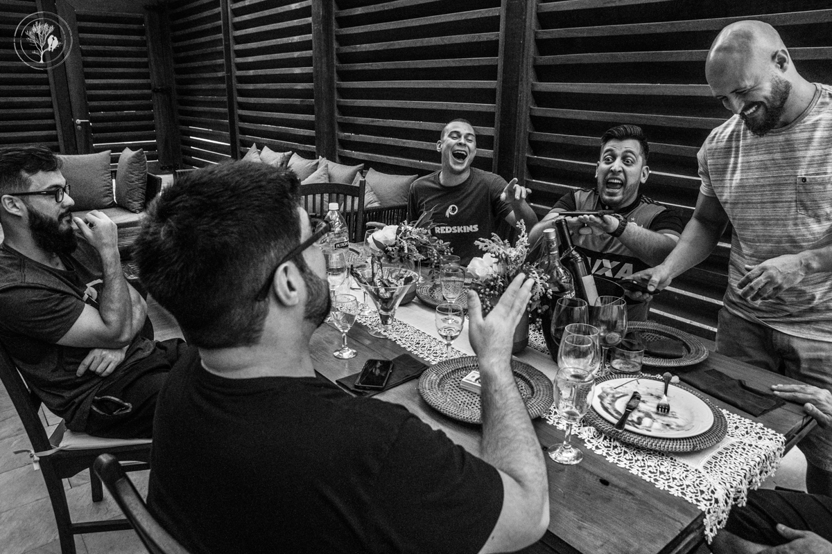 making noivo no Lajedo, noivo almoçando com amigos, foto neumanns