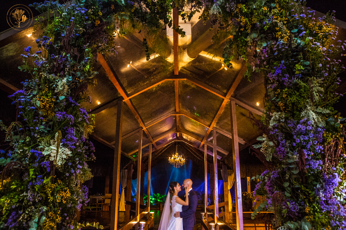 casamento no Lajedo,noivos se olhando, foto neumanns