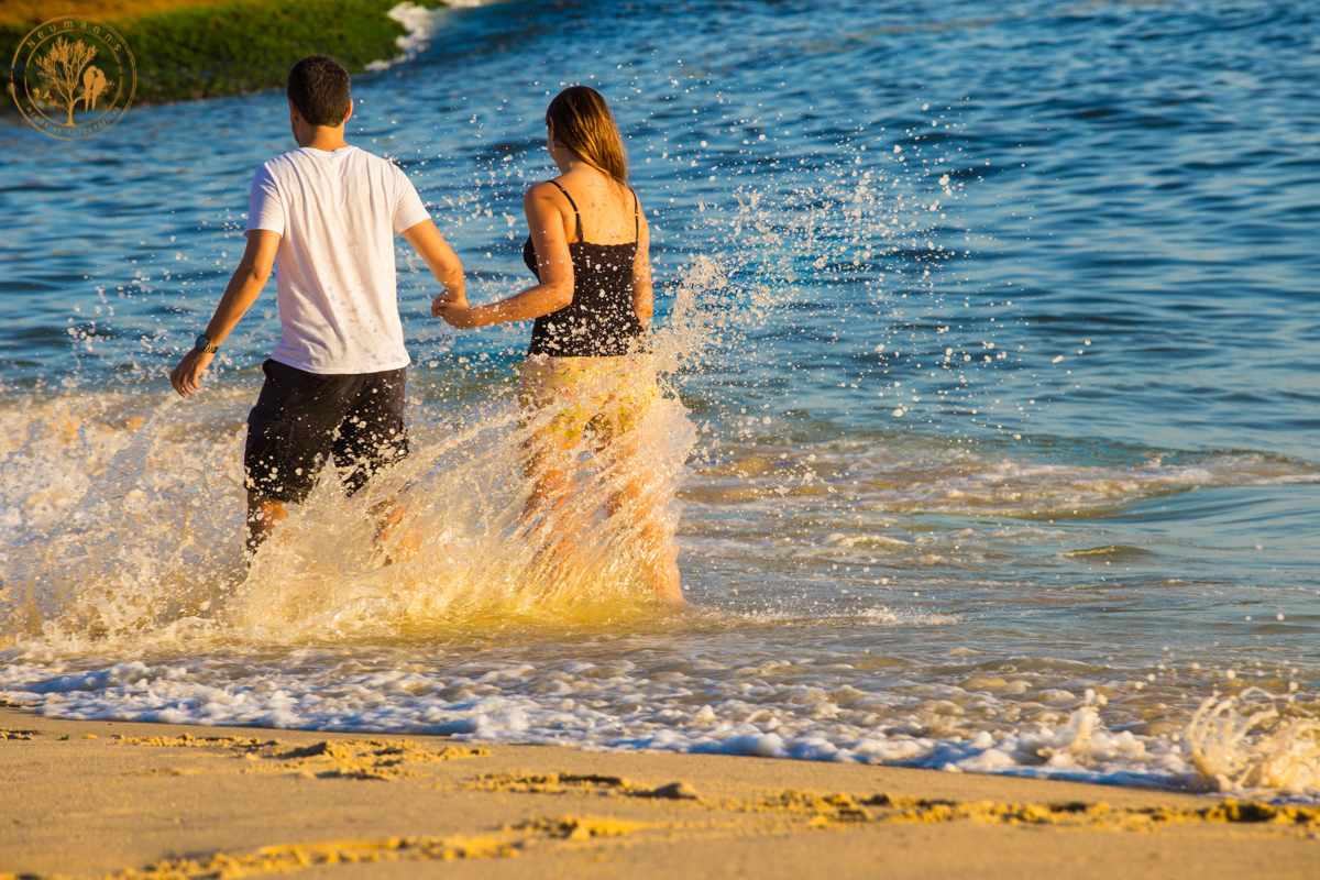 sessão pre wedding, casal na praia do sossego em Niterói, foto neumanns
