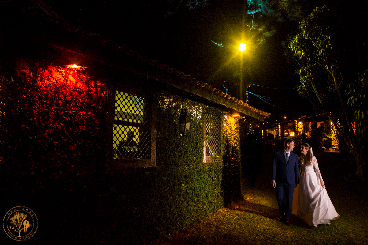 casamento no Riachos de Itaipava,  noivos felizes, foto Neumanns