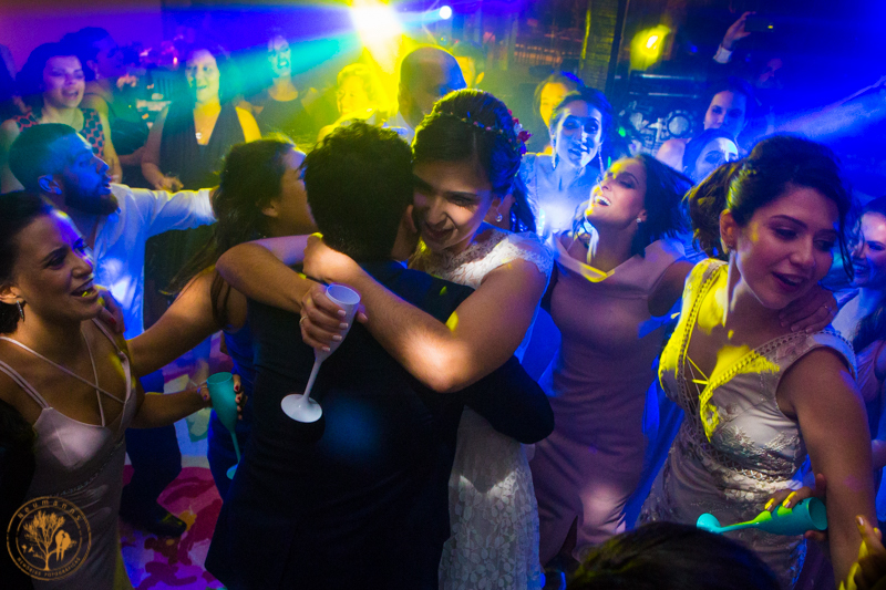 casamento no Zéfiro Niterói, casal dançando, fotógrafos do casamento Neumanns