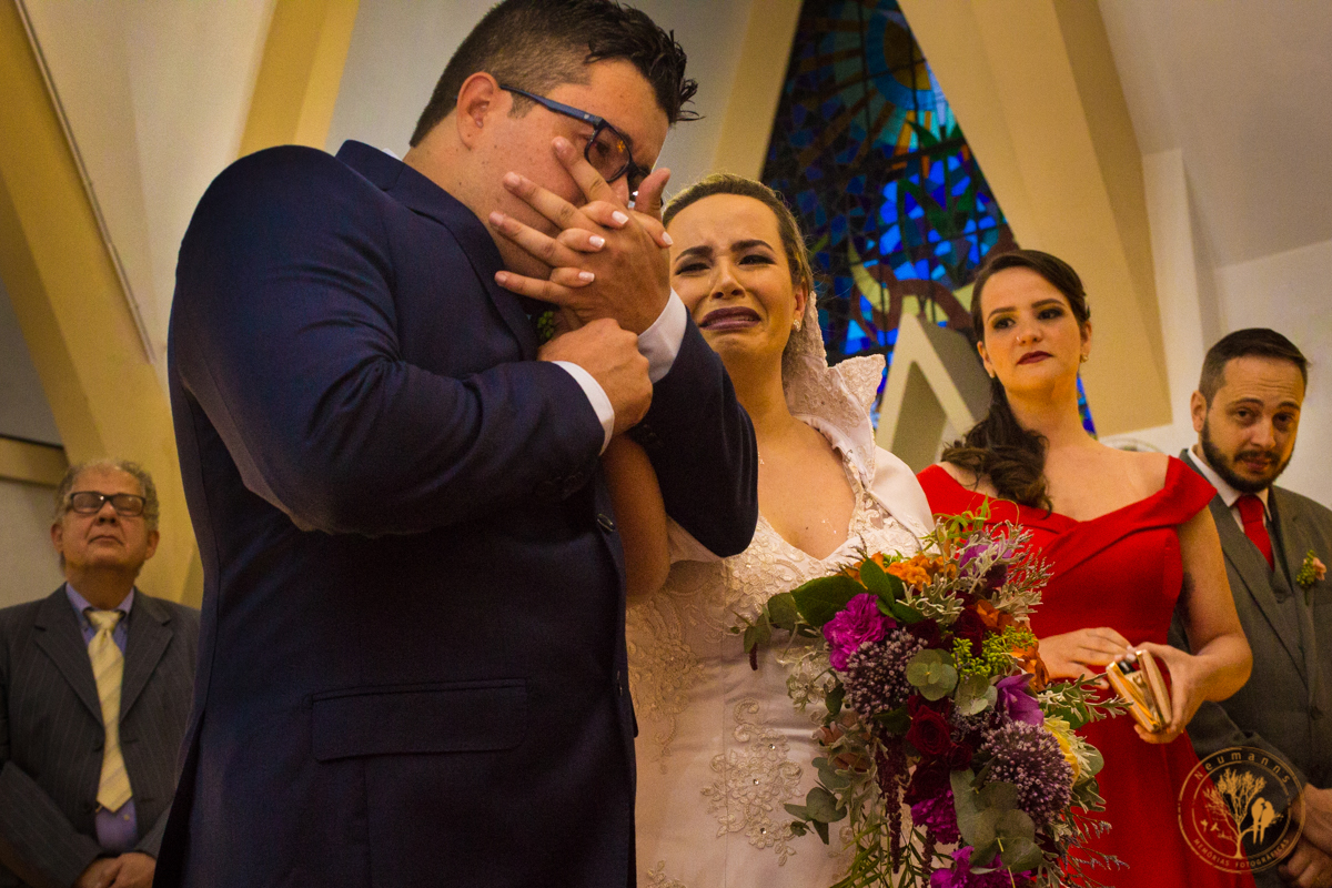 casamento na igreja são judas Tadeu em Petrópolis, noivos emocionados, foto neumanns