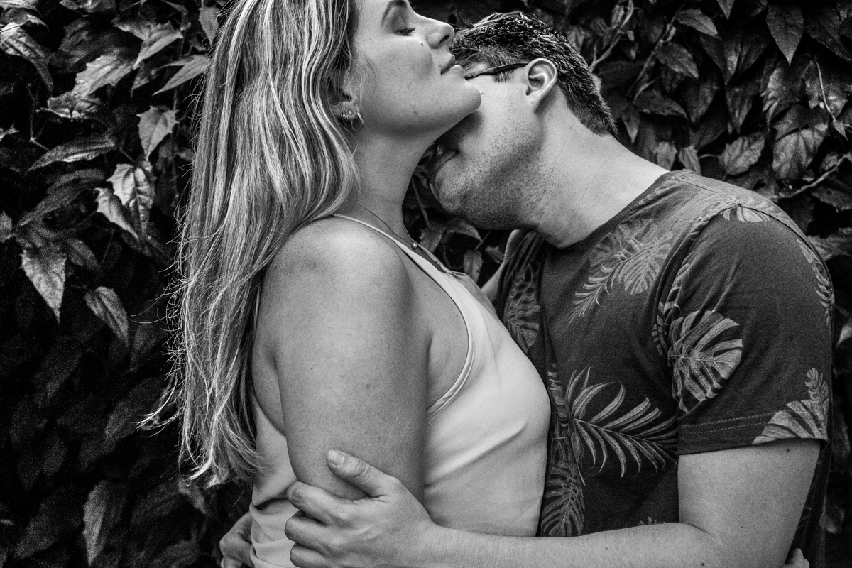 pre-wedding , no vagão beer, na cervejaria, vila st gallen em teresopolis, foto neumanns