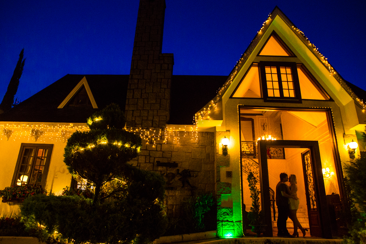 pre-wedding , no vagão beer, na cervejaria, vila st gallen em teresopolis, foto neumanns
