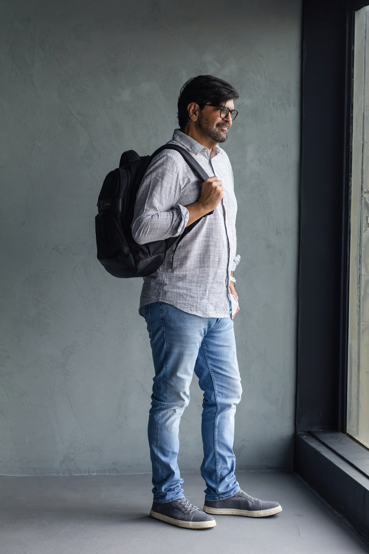 Este ensaio corporativo em Brasília foi criado para destacar o posicionamento do Dr. Felipe Zanchet, advogado, com retratos que revelam presença, estilo e credibilidade. Fotografia por Alexandra Paz, fotógrafa em Brasília.