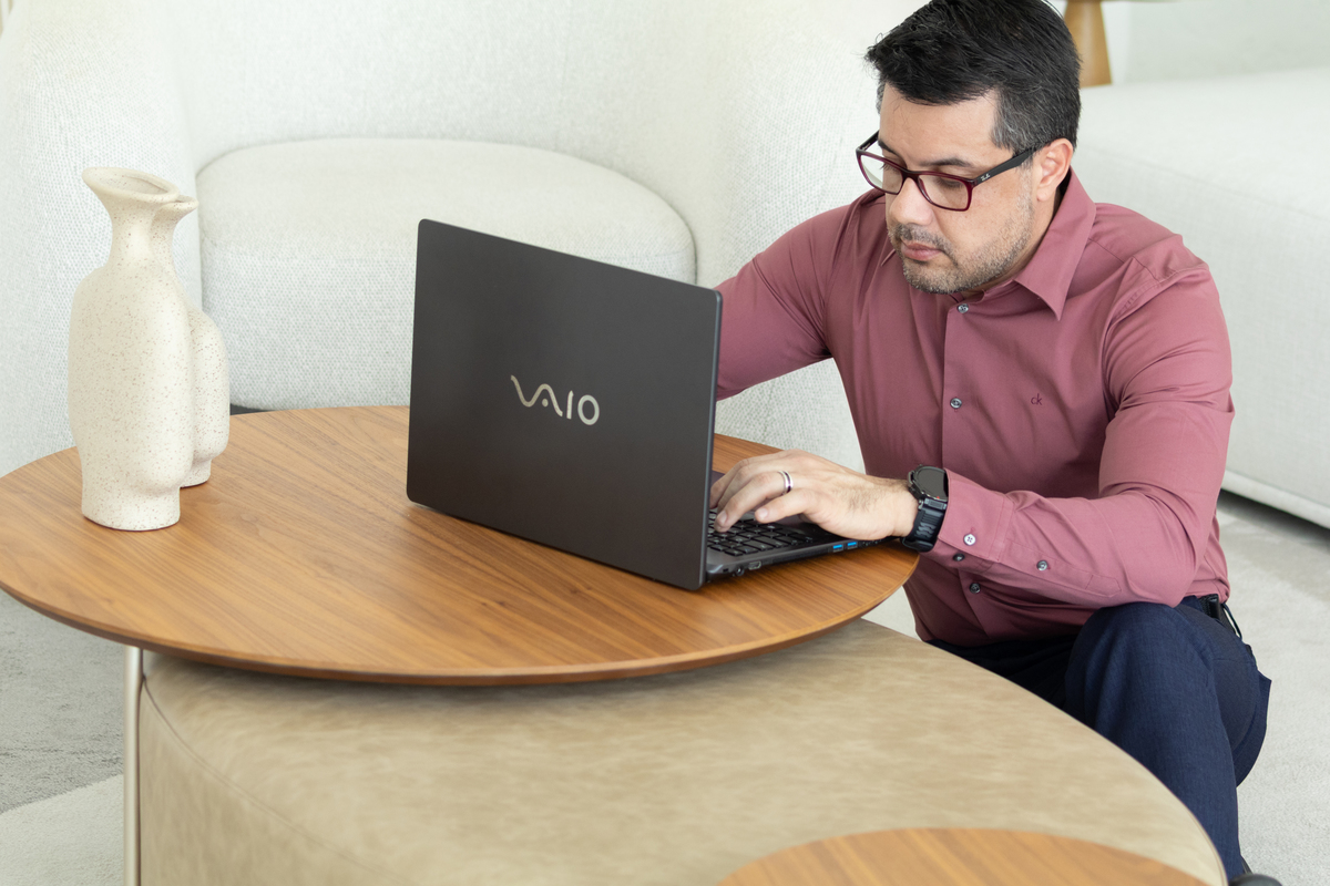 As fotografias do Dr. Augusto Portieri foram criadas para fortalecer sua presença digital em Brasília com retratos elegantes, profissionais e alinhados à sua trajetória na oncologia. Fotografia por Alexandra Paz, fotógrafa em Brasília.