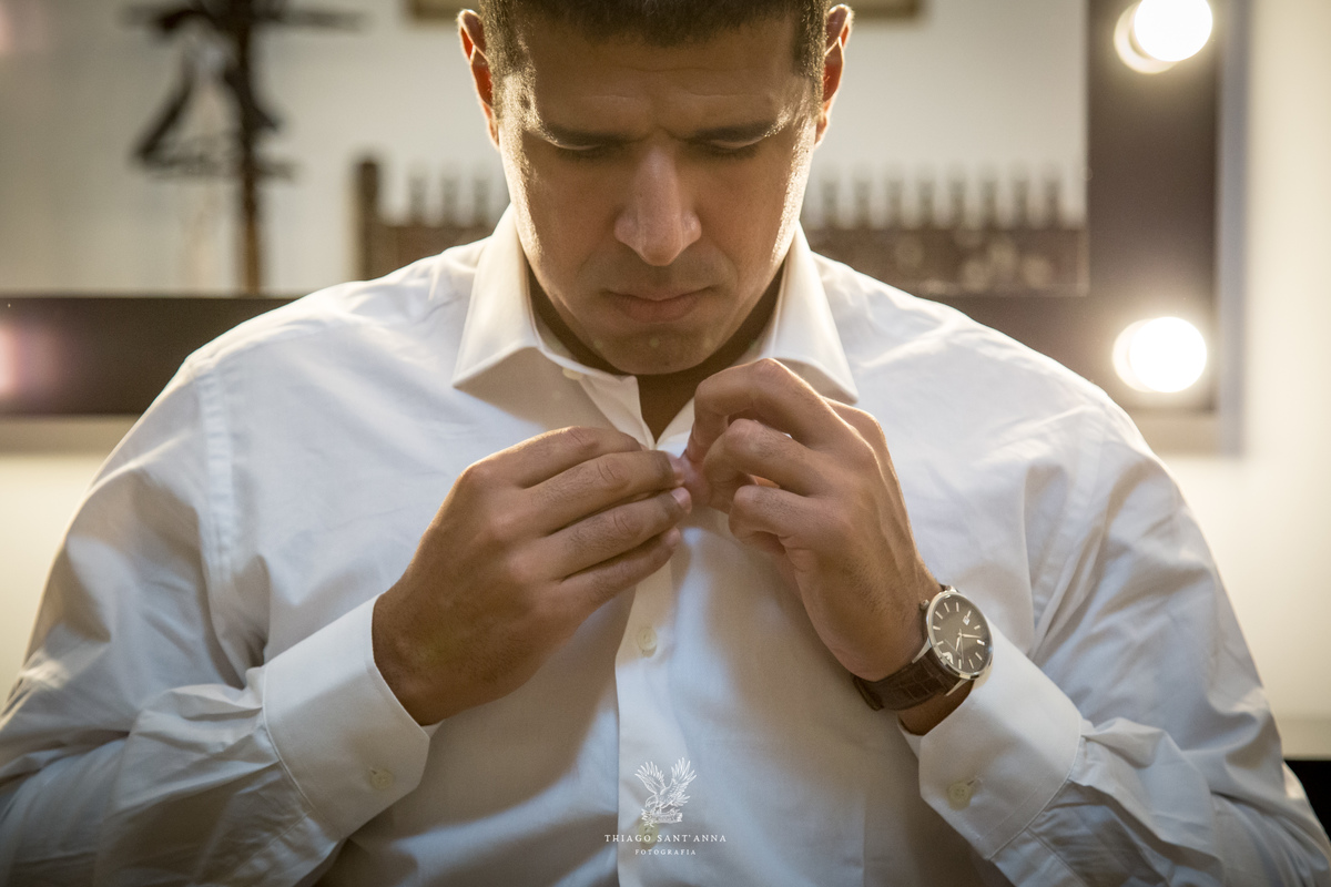 Making of do noivo abotoa camisa 