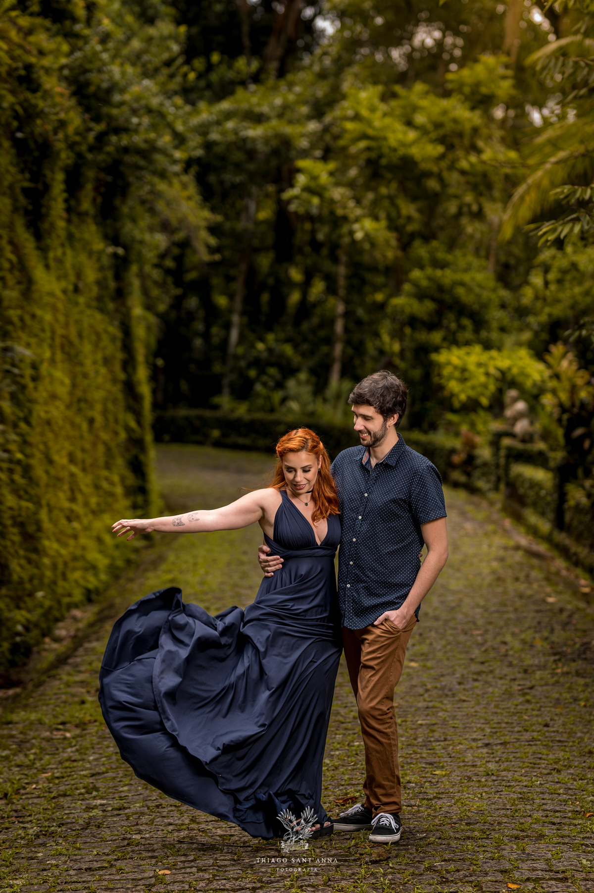 Ensaio casal pré wedding ambiente externo arborizado natureza 