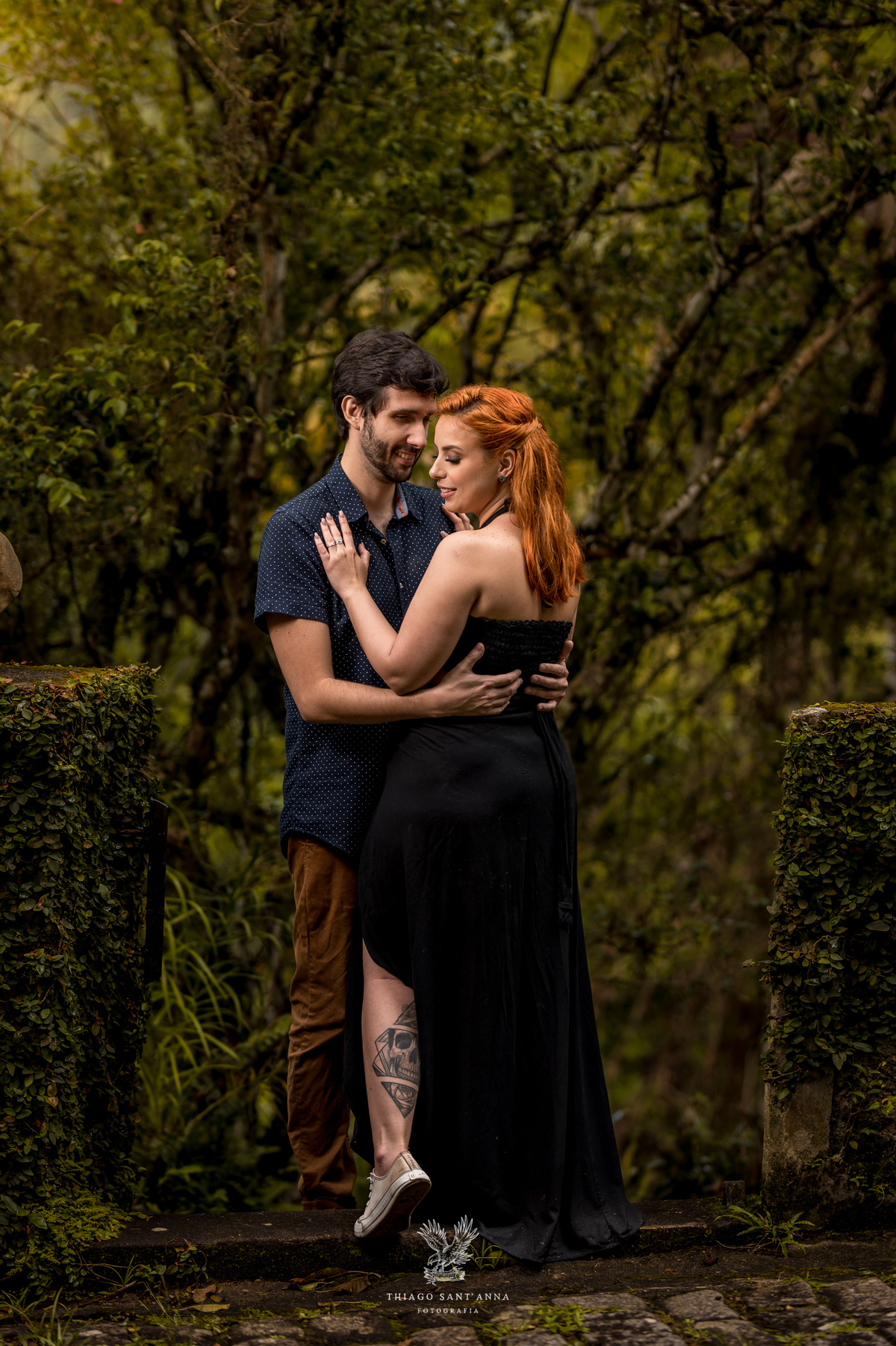 Ensaio casal pré wedding ambiente externo arborizado natureza 