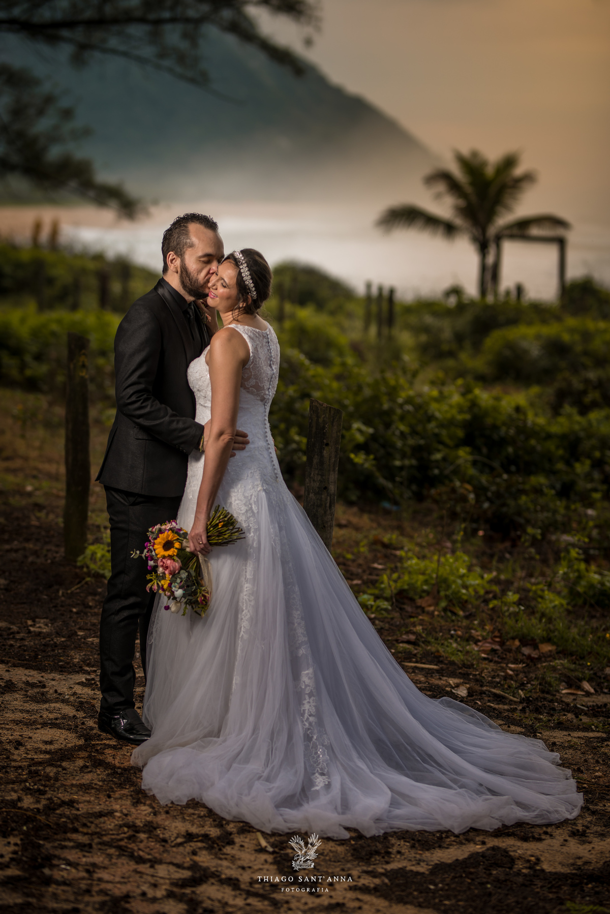 Ensaio pós casamento ambiente externo paisagem praia