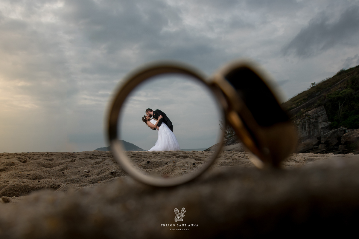 Ensaio pós casamento ambiente externo paisagem praia