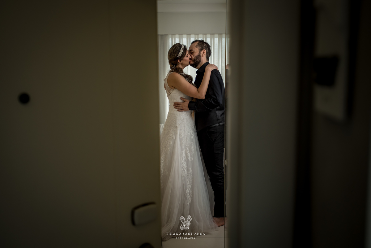 Ensaio pós casamento quarto hotel vestido noiva