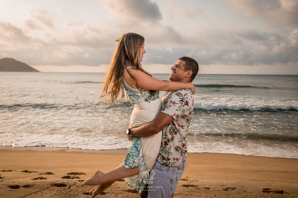 Ensaio pré wedding ambiente externo paisagem praia Grumari