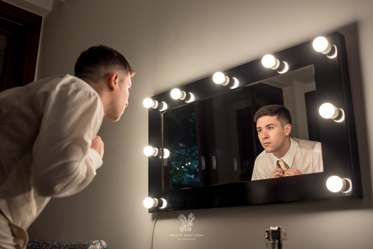 Making of do noivo se observa no espelho