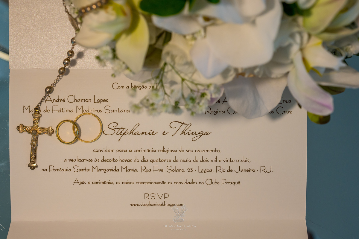 Making of da noiva objetos buquê alianças convite terço