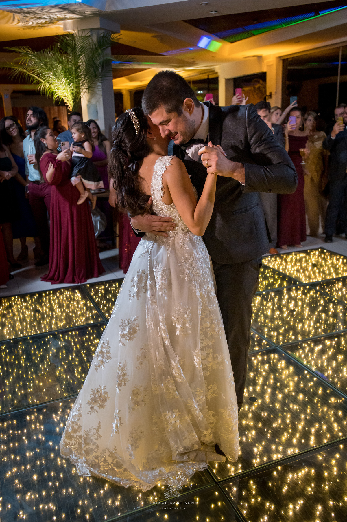 Dança dos noivos na pista