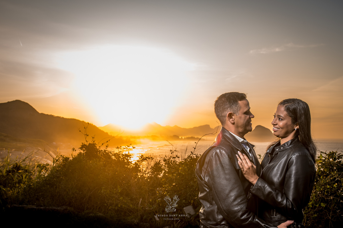 Ensaio pré wedding nascer do sol paisagem praia