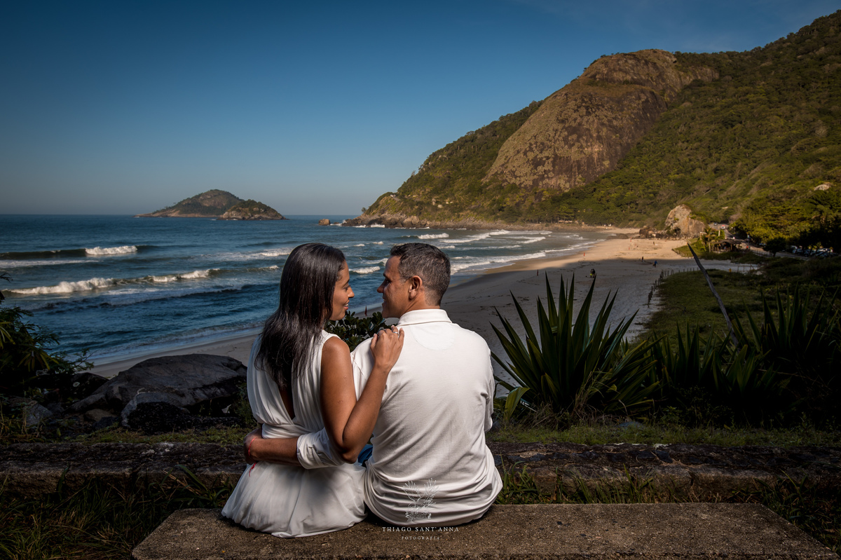 Ensaio pré wedding ambiente externo paisagem Grumari
