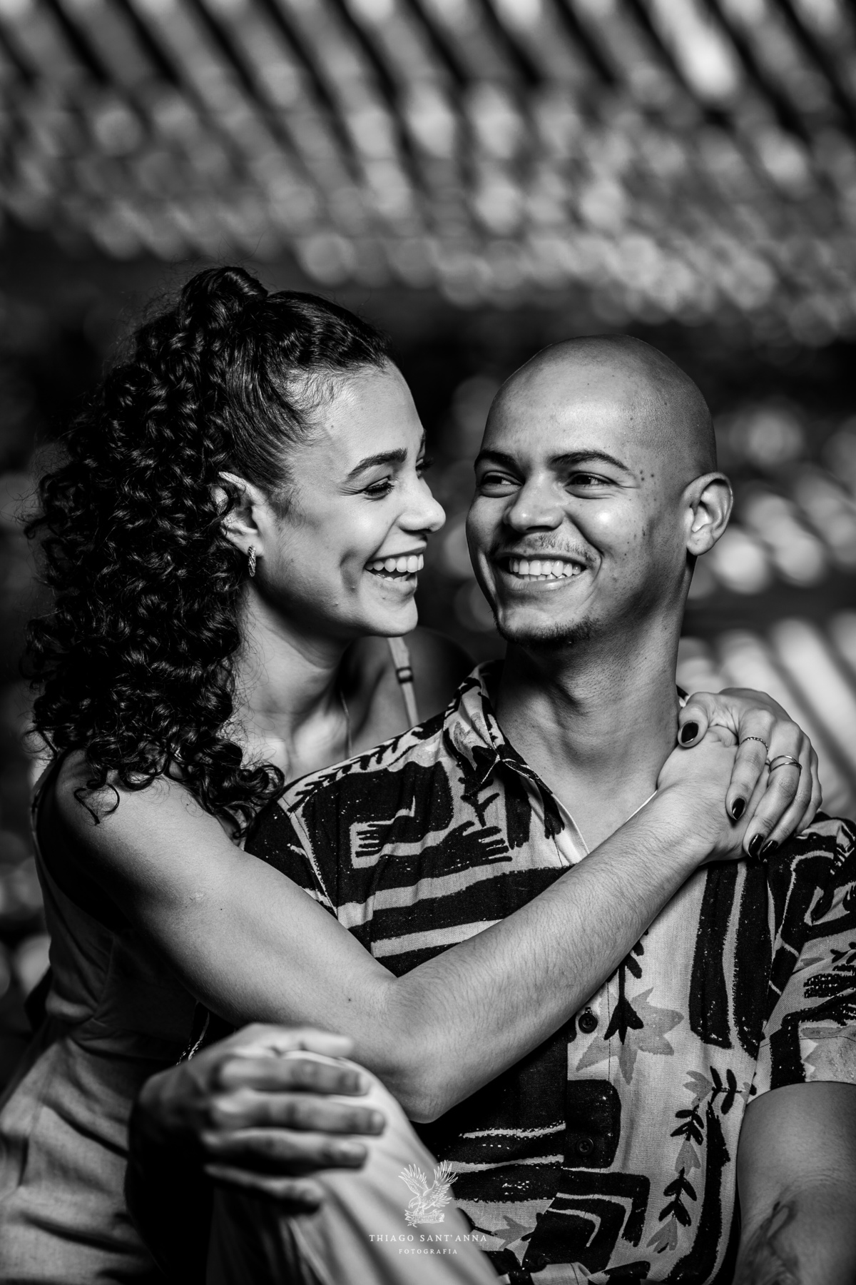 Ensaio pré wedding ambiente externo paisagem jardim preto e branco