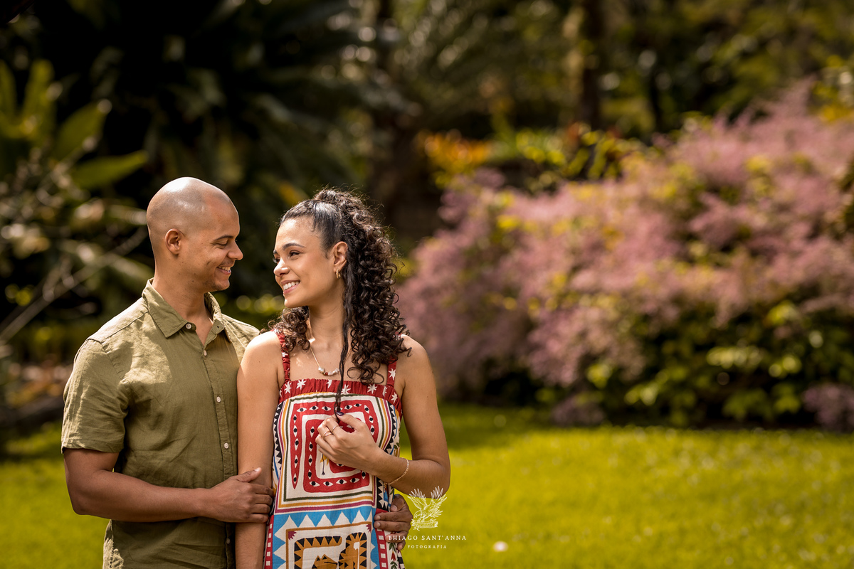 Ensaio pré wedding ambiente externo paisagem jardim 