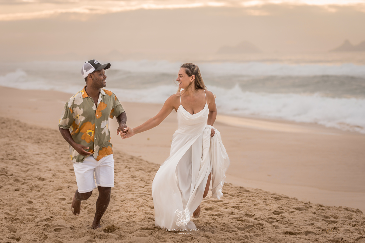 Imagem pre wedding na praia da barra