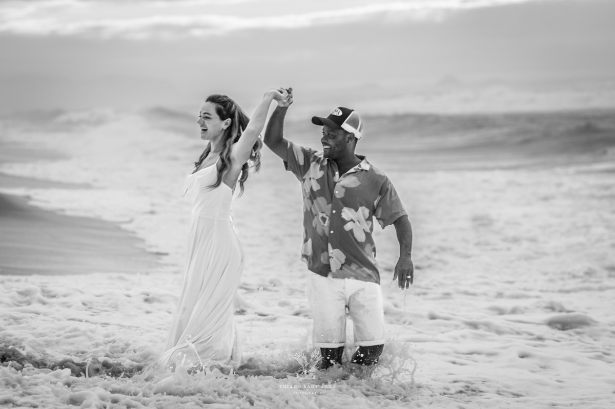 Imagem pre wedding na praia da barra