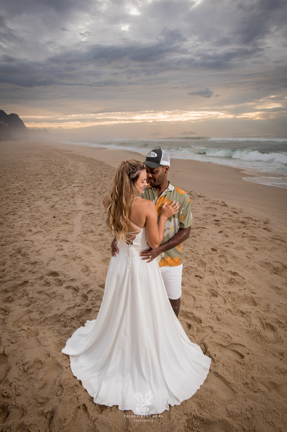 Imagem pre wedding na praia da barra