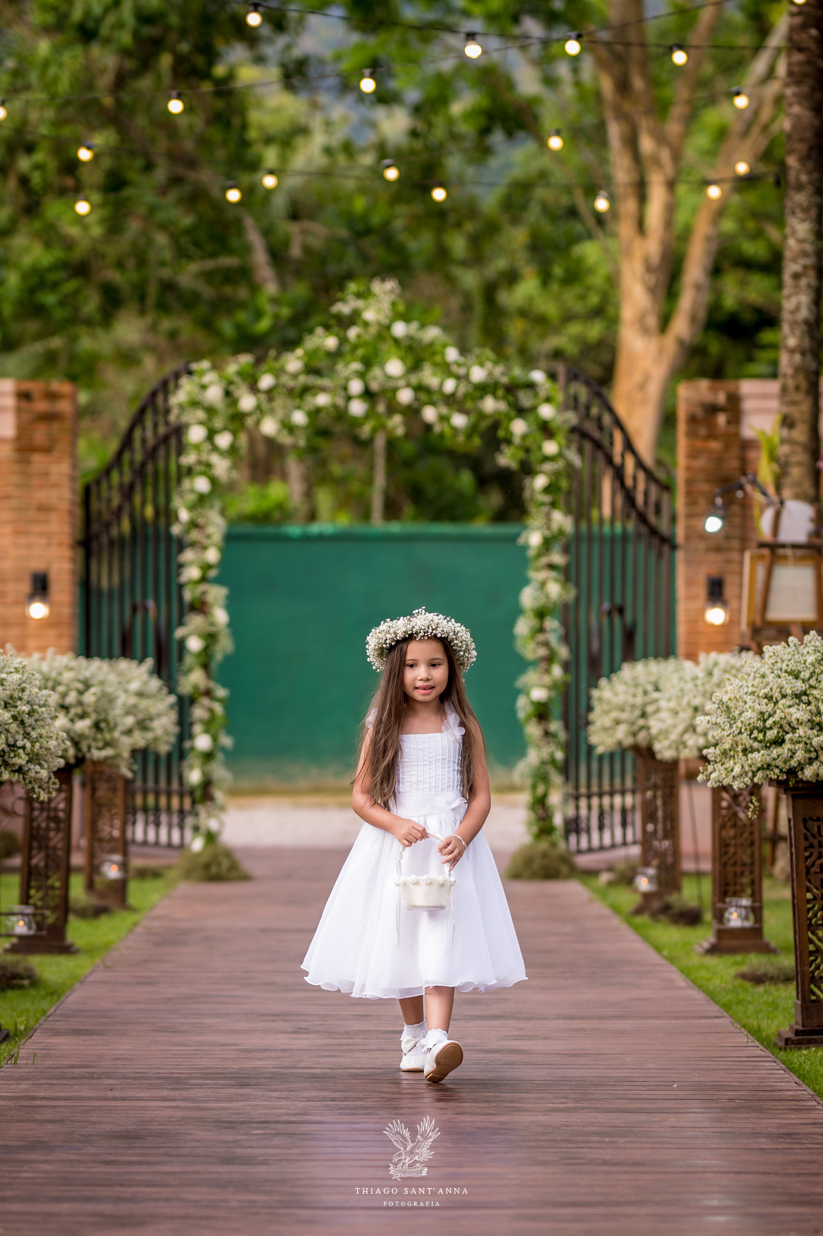 Daminha de honra cerimônia de casamento.