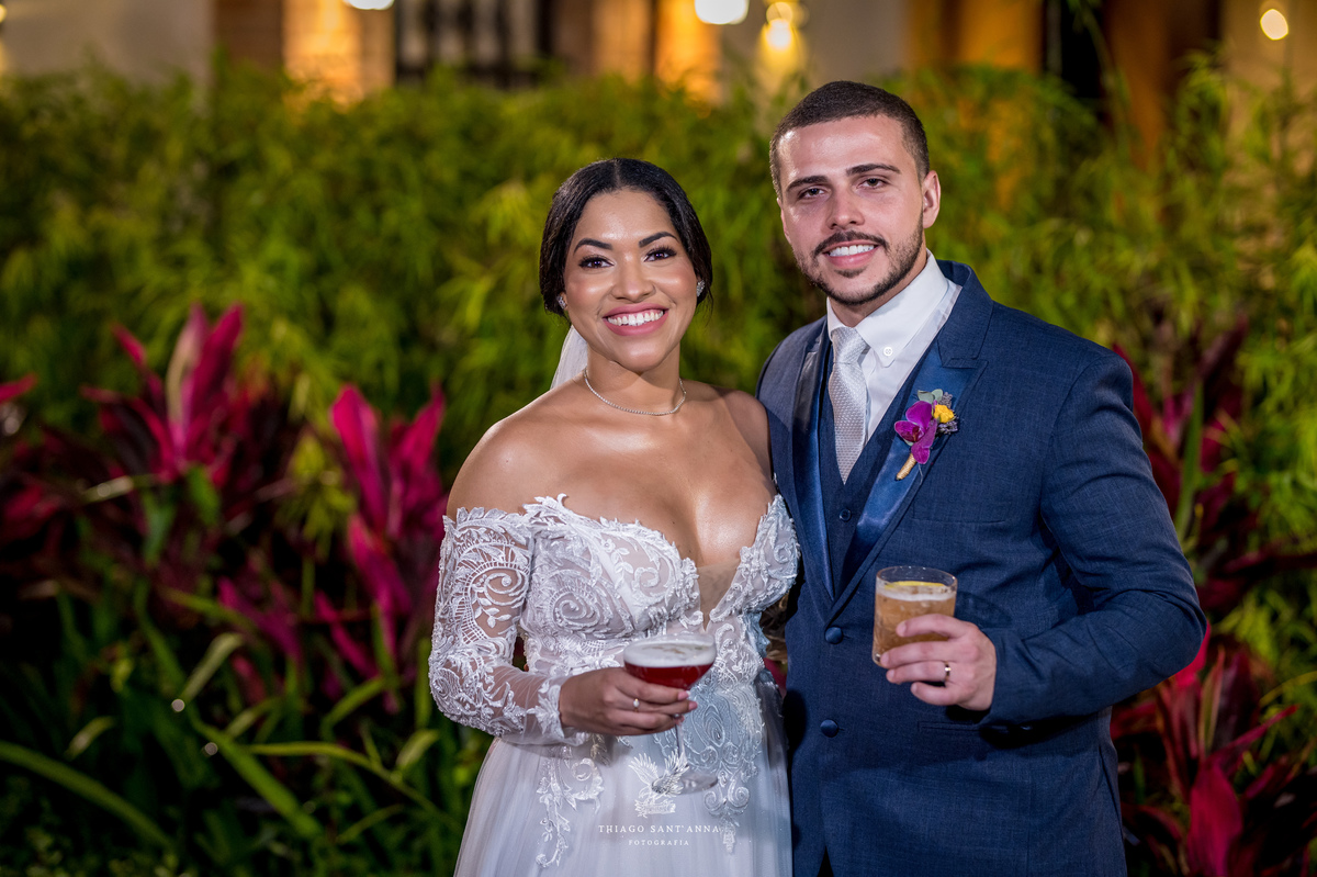 Noivos ensaio pós cerimônia casamento.