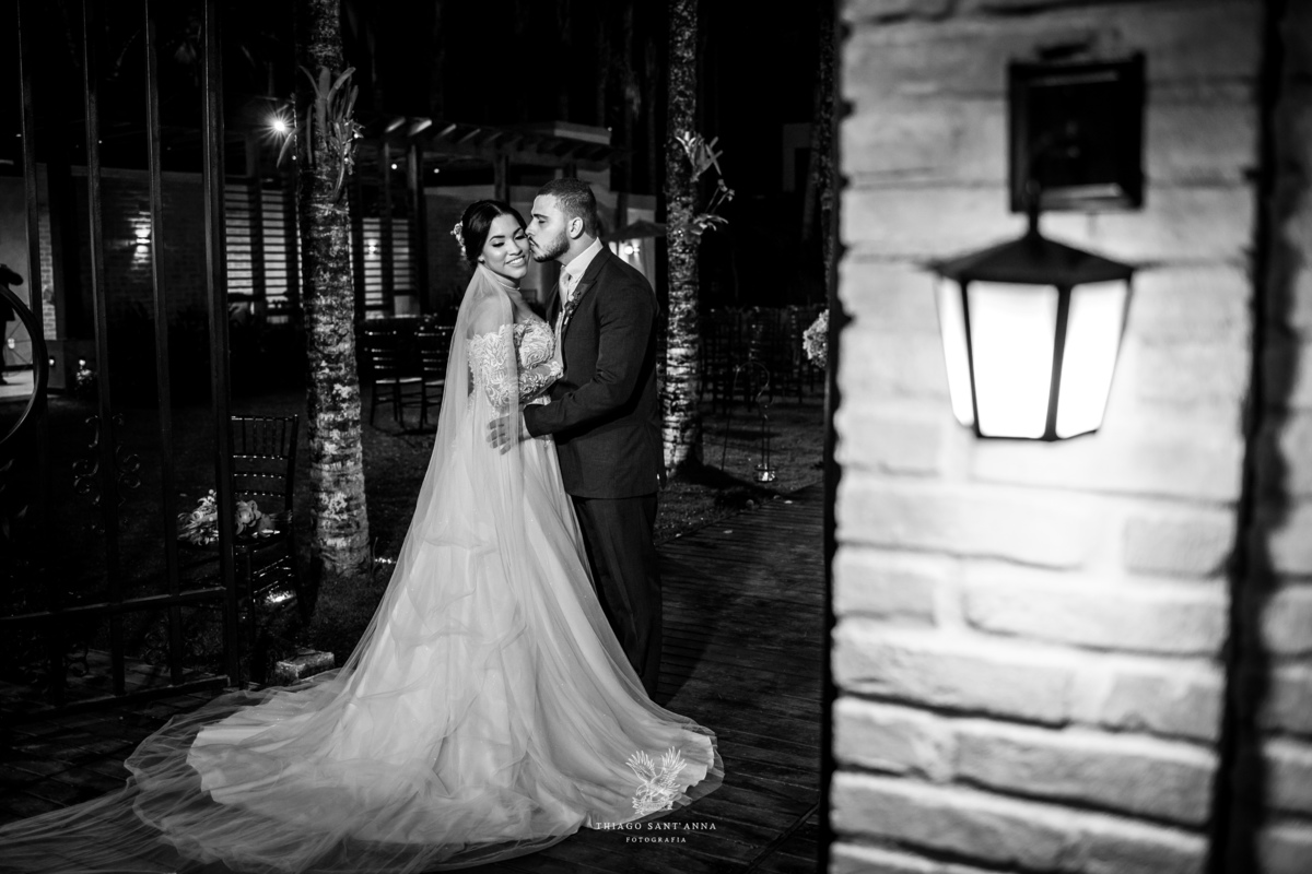 Noivos ensaio pós cerimônia casamento.