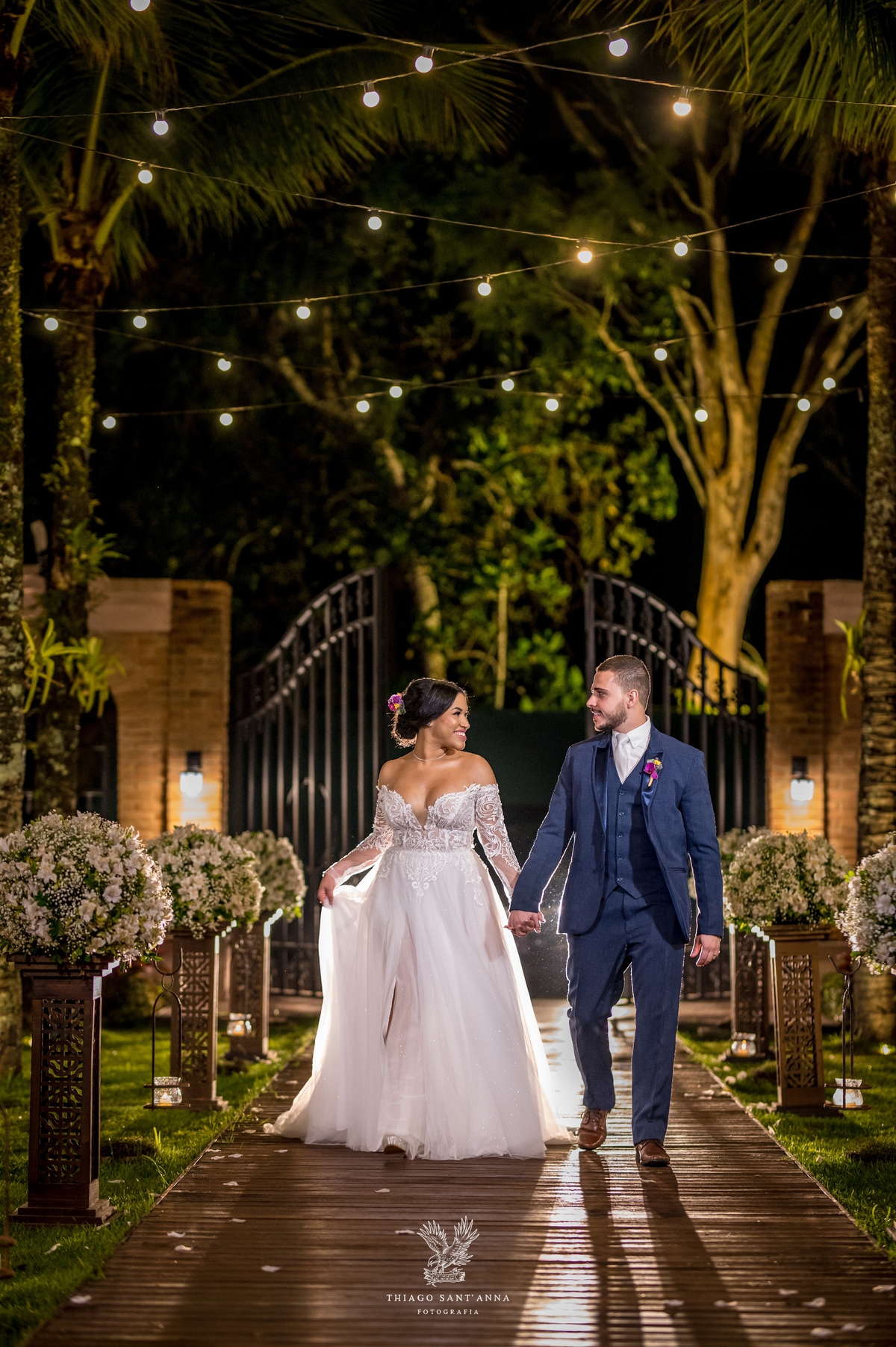 Saída dos noivos na cerimônia de casamento ideias de foto.