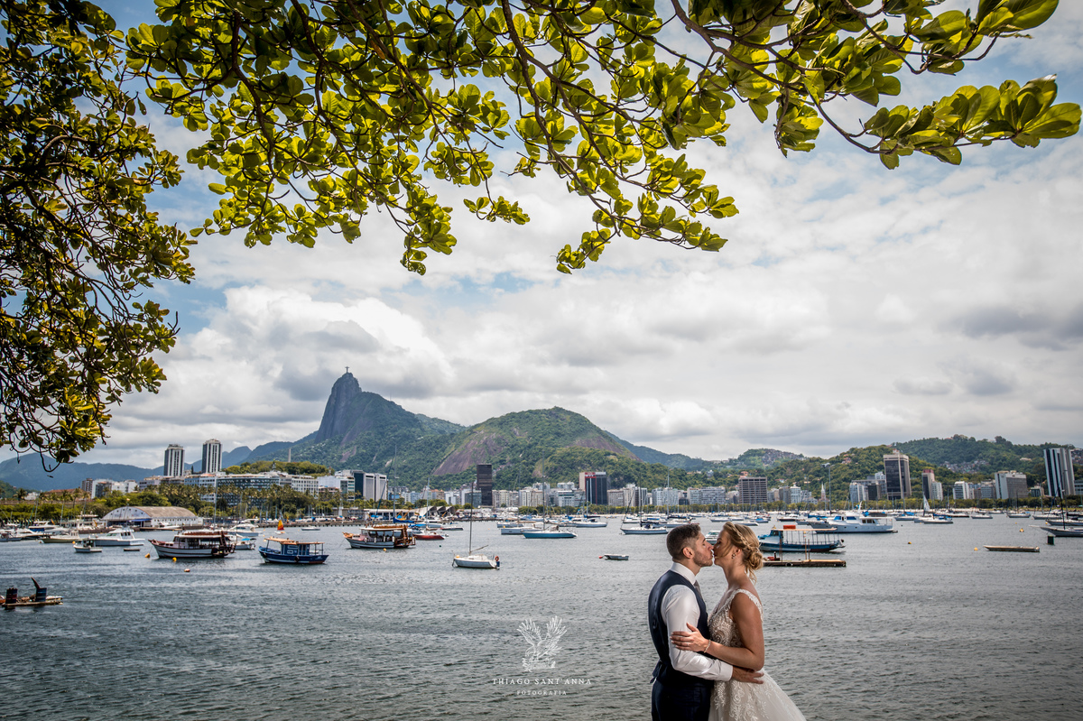 Ensaio no Rio de Janeiro de casamento com vestido de noiva.