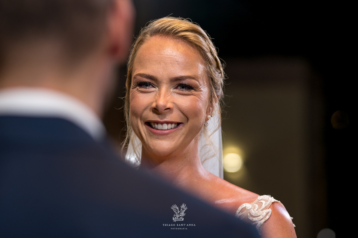 Noiva na cerimônia de casamento.