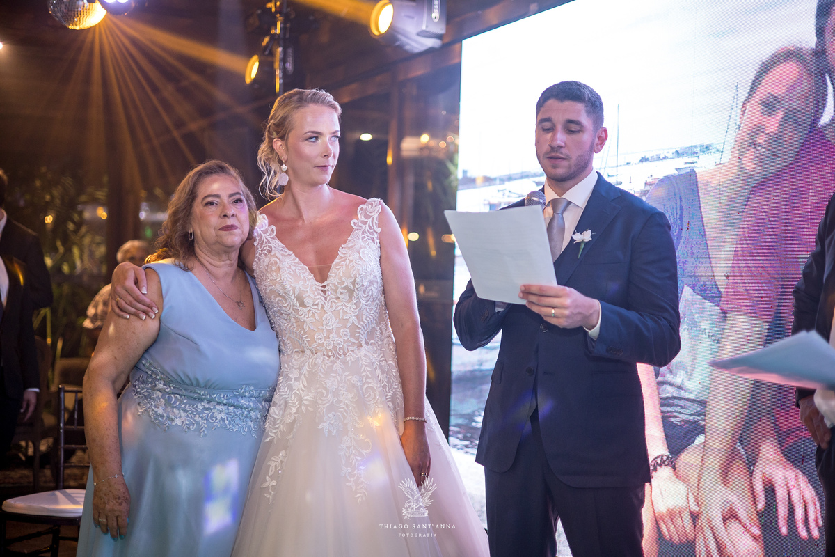 Discurso do noivo na festa de casamento.