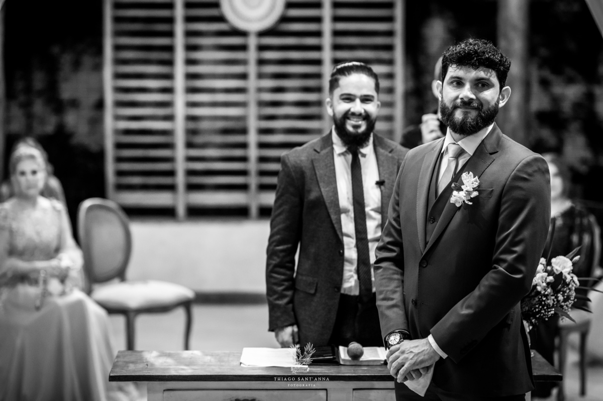 Reação do noivo vendo a entrada da noiva.