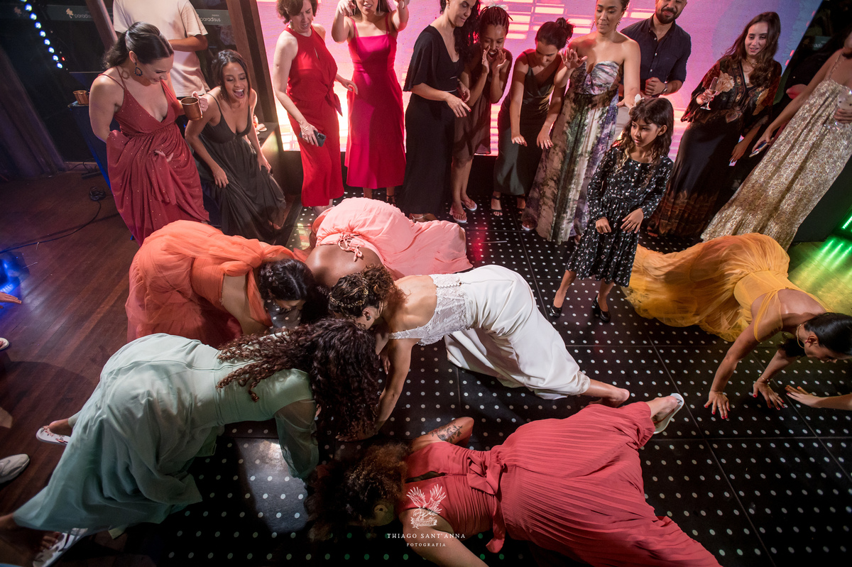 Noiva na pista de dança casamento.