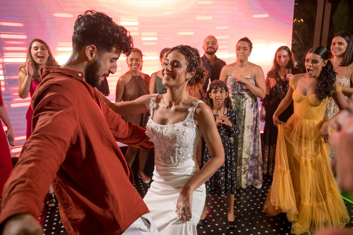 Noiva na pista de dança casamento.