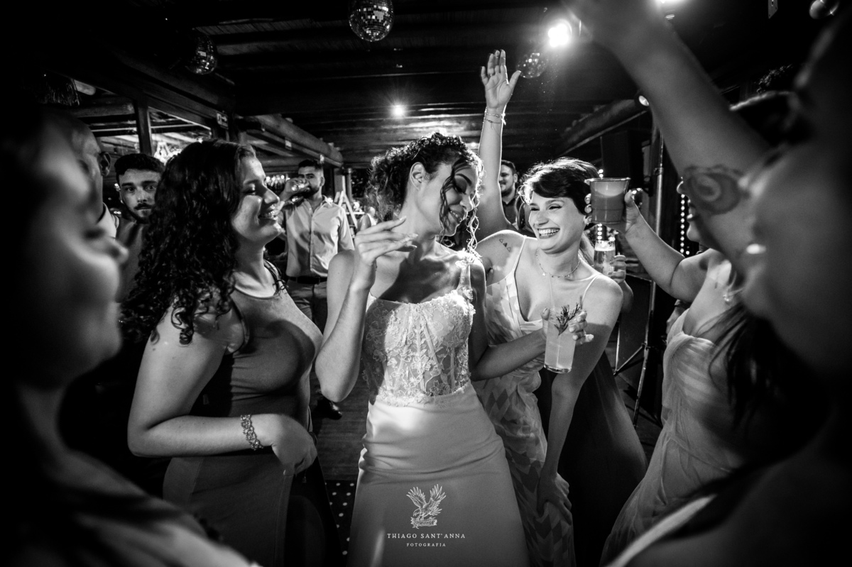 Noiva na pista de dança.