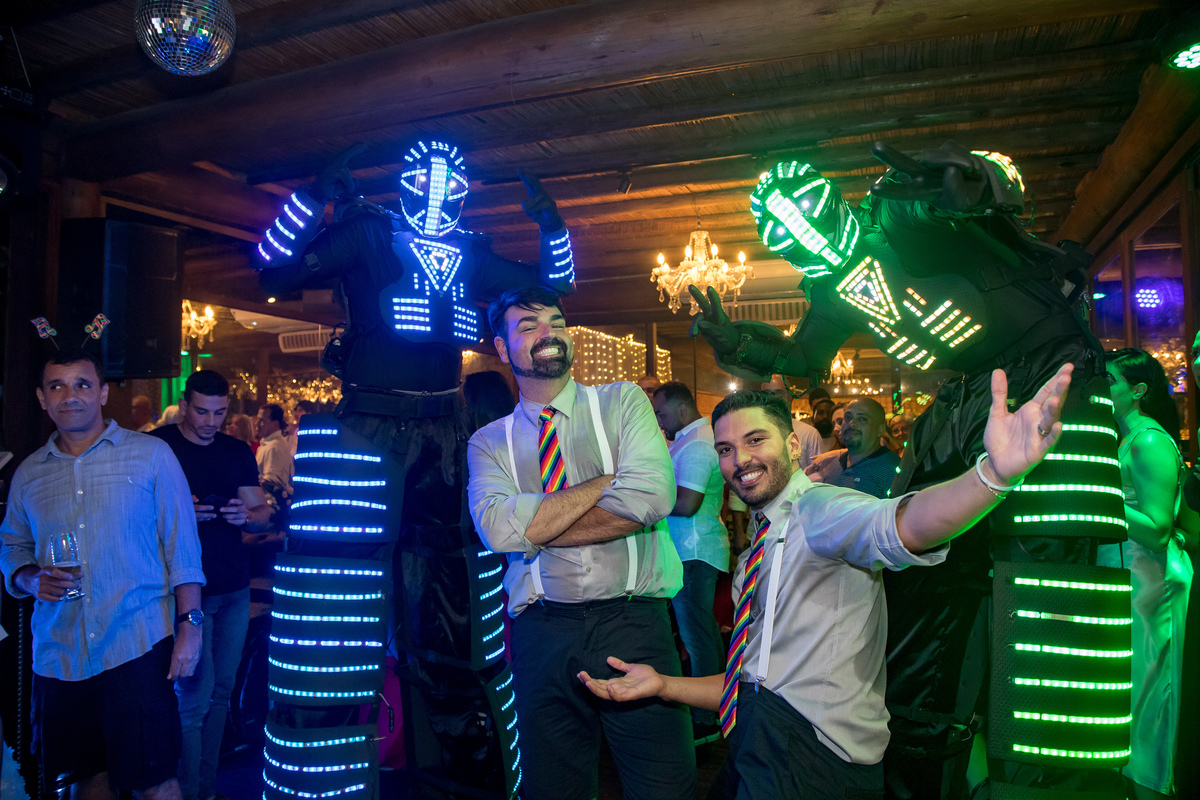 Pista de dança com robô casamento.