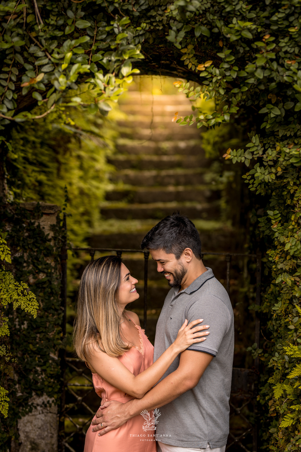 Ideia de foto em casal ensaio de casamento.