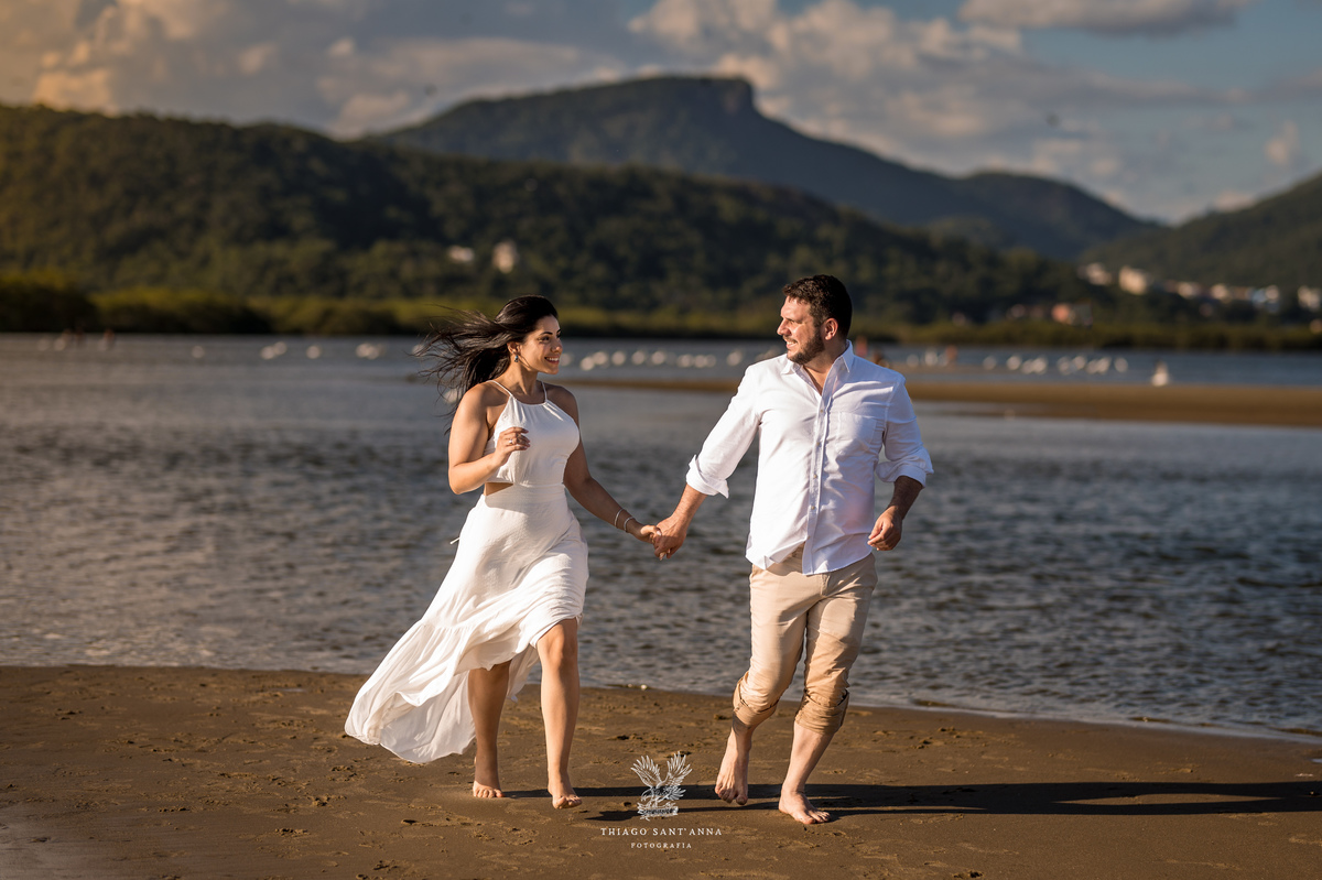 Ensaio no lago para casamento ideia de foto.